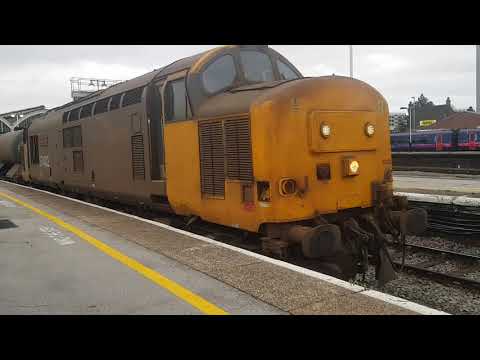 (HD)37402+37716 Working The RHTT At Hull (60 sub special)