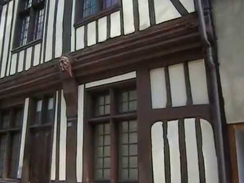 WALKING IN VERNON (FRANCE)