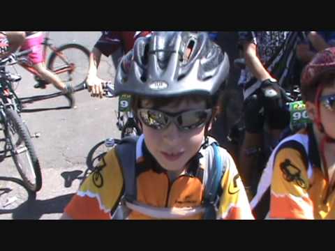Concentração dos Kids antes da largada do GP Ravelli 2010.wmv