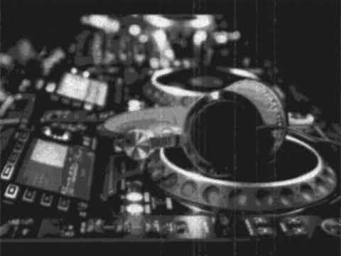 Moreno Vs Vinyltronic-Blame it on the bassline (Powerbasse RmX)