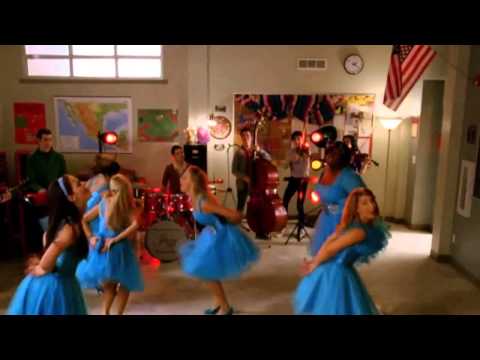Glee- Tell Him (Performance)