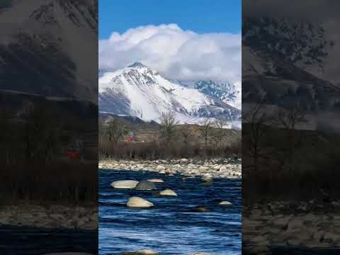 人群太吵,我想去看雪山之巅的云卷云舒,听溪水之畔的浅吟低唱#新疆伊犁风景 #雪山