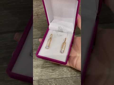 Подарок девушке - серьги с подвесками "Скрепки меандр в золоте и цирконы" ювелирный сплав в бархатном футляре - фото 1 - id-p1893629892