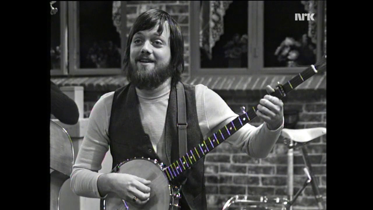 Lillebjørn Nilsen - Paaske i gaarden (Rudolf Nilsen)