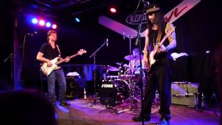 Peace Sign Richie Kotzen