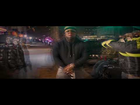 Bizzy Lyn x Dee Wade "Field Play"