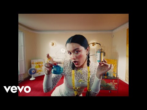 Joaquina - amarillo (Official Video)