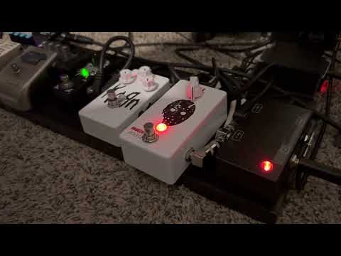 33 Clone Boost Integrated preamp pre Clone with channel switching 2022 White image 5