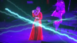 Björk - All Neon Like (Vulnicura Live)