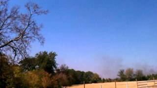 preview picture of video 'Chinook Helicopter Drops Water on a Grass Fire near Waco, TX'