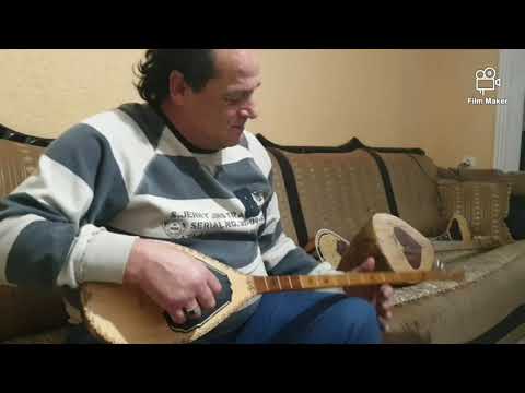 Afrim Gashi teston dhe këndon me Instrumente Antike