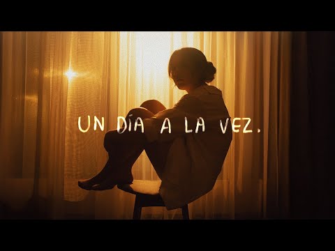 Marián Oviedo - Un Día A La Vez (Video Oficial)