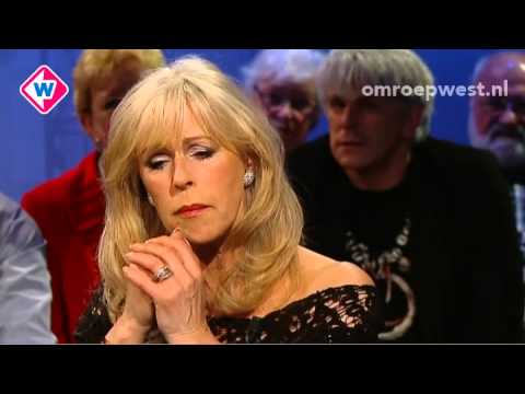 Marga Bult over Birds van Anouk