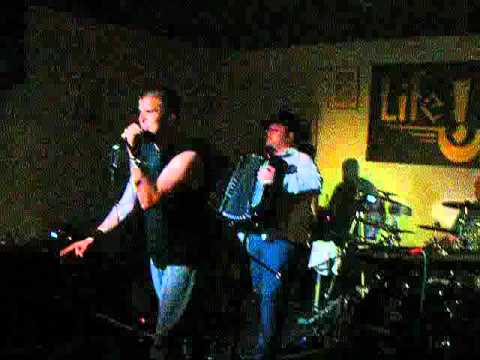 RoyaltyBoy V-blog: Concert Regal in Life Pub