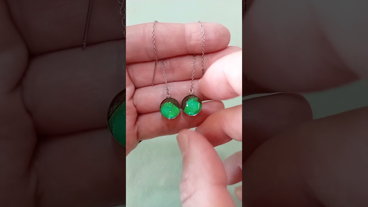 orecchini threader 14mm con vera ala di farfalla Papilio palinurus Emerald Swallowtail sotto cupola in vetro gioielli