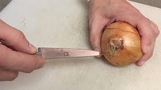 How to cut an onion without crying