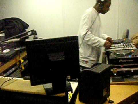 Tyloz Dexterman angolina riddim by fasty