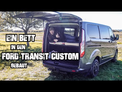 Ein Camper Bett in den Ford Transit Custom eingebaut