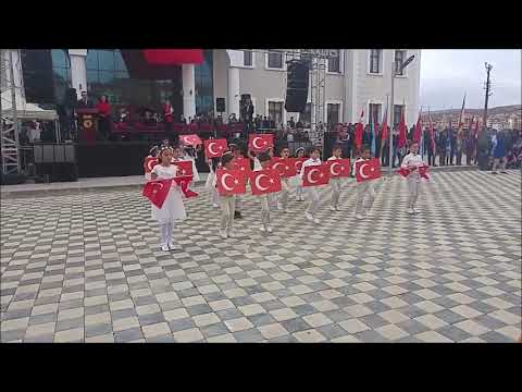 Cumhuriyet Bayramı Akbay ilkokulu 2/A sınıfı gösterisi.Vakit gelir-Genç Türk Marşı