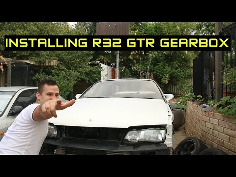 Installing the Gearbox Into My R32 GTR | Nissan Skyline R32 GTR