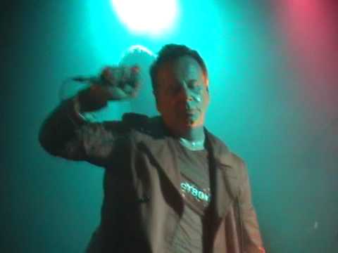 Lostboy! AKA Jim Kerr (Simple Minds) - this earth that you walk upon (live)