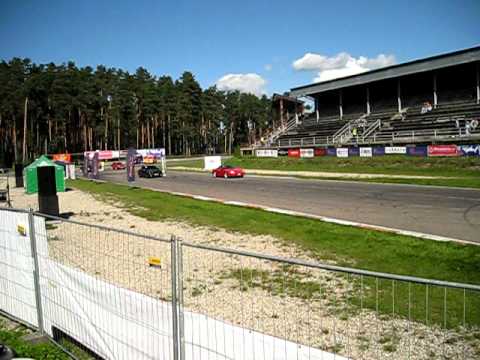 Chevrolet Camaro Z28 vs Mercedes E500 Qualification