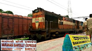 preview picture of video 'BAREILLY To VARANASI Express Arriving Barabanki With Unique JHANSI WDM-3A'