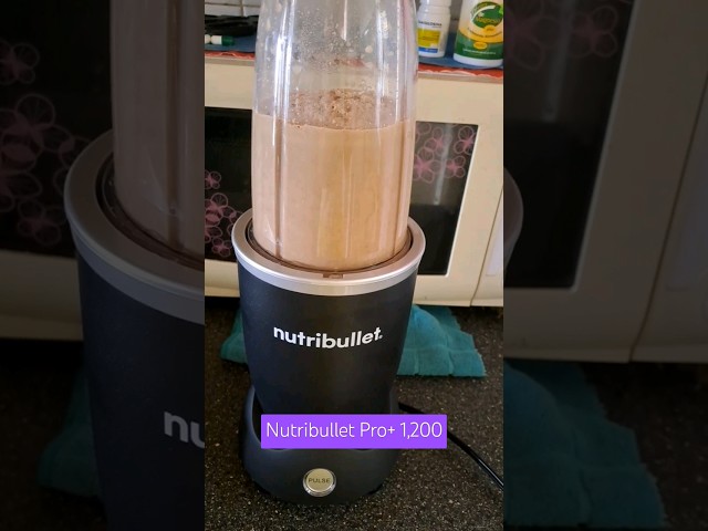 Vídeo relacionado con nutribullet Ultra NB1206MB, Vaso de Tritan, Cuchillas de Acero Inoxidable, Batidora Personal para Smoothies, 2 Vasos de 900 ml y 700 ml, Incluye 2 Tapas para Llevar, 1200W, Negro