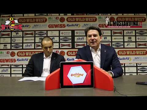 Post-partita di Pompea Mantova - Orasì Ravenna con coach Finelli, Cassinerio, Vencato e Poggi