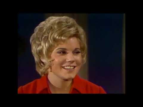Thumbnail for 13Dec1970 "Don't Think Twice, It's All Right" - Anne Murray & Glen Campbell (Goodtime Hour) by Glen Campbell, Ray Charles, Anne Murray, Y&T