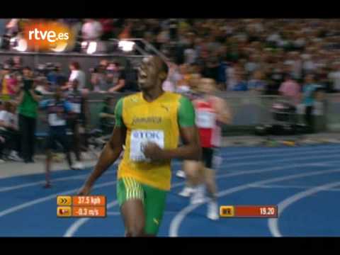 Usain Bolt bate el récord de 200
