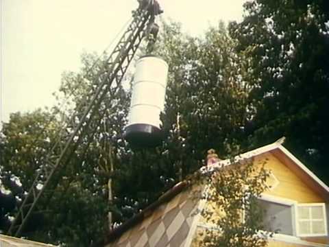 Дача (1974) - "Посмотри какую нам печку привезли"