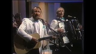 Foster &amp; Allen  -  Blue eyes crying in the rain