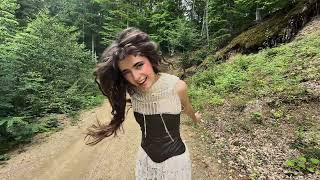 Download lagu DEEAELENA - Fată de măritat ( video) mp3