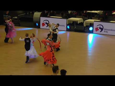 038 Dominik Veverka - Aneta Zymová /MČR STT 2018/ Třinec/ Junior I./ Finále/ Slowfox