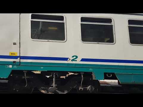 Treno Regionale+Locomotore E464.057 Regionale 22732 Reggio di Calabria Centrale-Rosarno