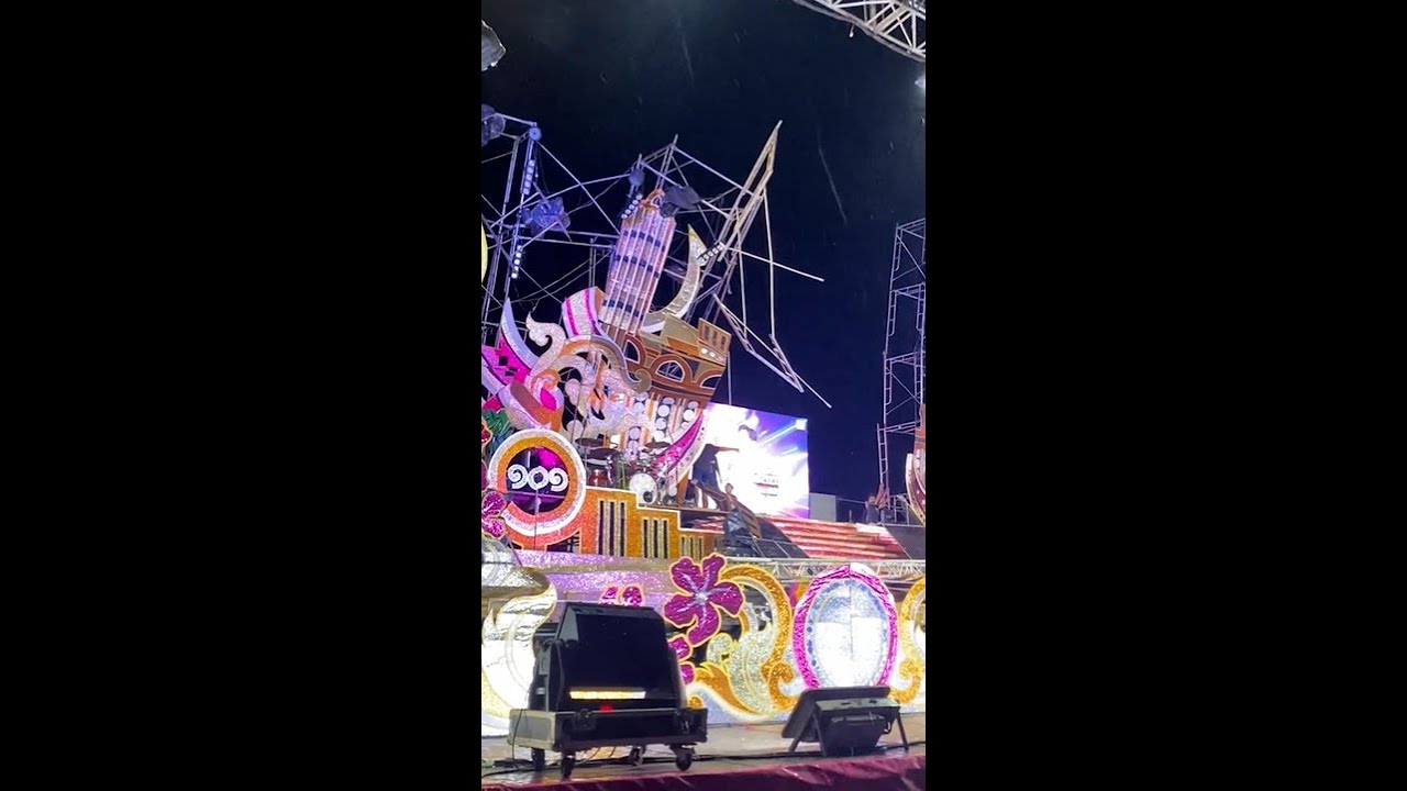 Terrifying moment concert stage collapses during powerful storm