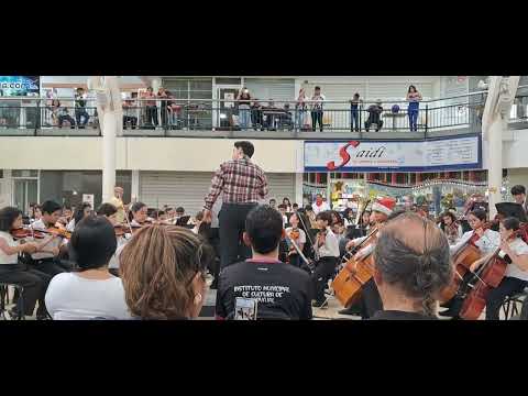 Campanas de Navidad. Dir. Aaron Juarez