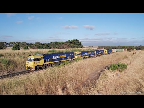 2MA5 Pacific National Intermodal Container Freight Train (9/1/2023) - PoathTV Australian Railways