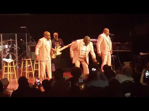 The Softones sings "My Dream" at Bethesda Blues and Jazz.