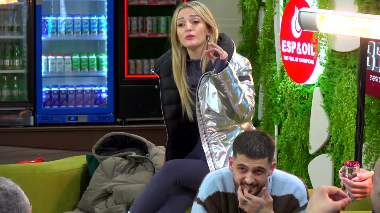 “Të jesh i lidhur me burrë mbi 50-vjeç…”/ Selin e ashpër me Artanin: Do t’ju përcjell një nga një