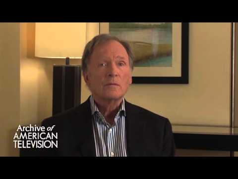 Dick Cavett discusses Jayne Mansfield on "The Tonight Show" - EMMYTVLEGENDS.ORG