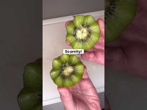 MUST TRY Kiwi Cutting Hack!