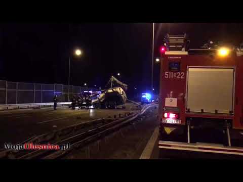 16.04.2019 S8 Dąbrowa - koparka wypadła z ciężarówki