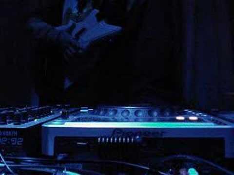 PsychoFreud using Guitar Hero guitar to play basslines