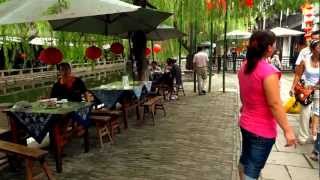 preview picture of video 'The old town of canals of Zhou Zhuang, China'