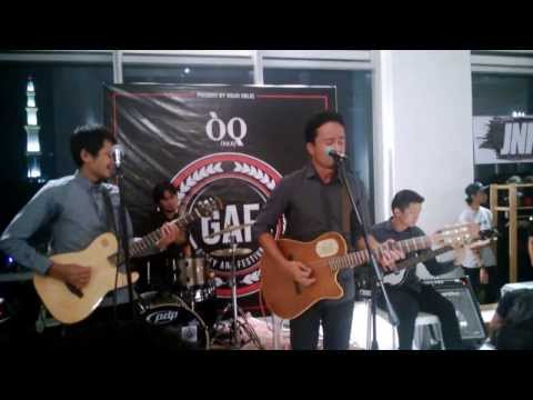 Seven Collar T-shirt - Lucky You - Live @ Gegey Art Festival 2013