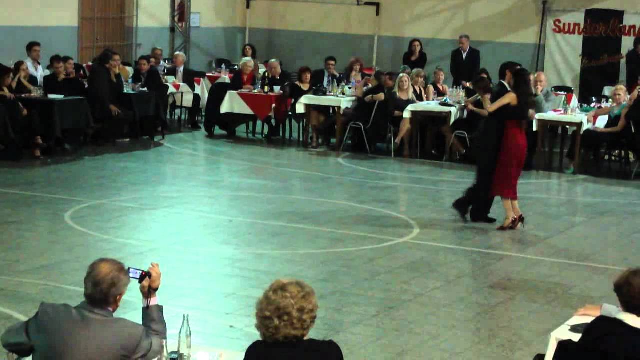 Alejandro Berón y Verónica Vazquez en el SUNDERLAND CLUB - 4/4 - Cuatro palabras