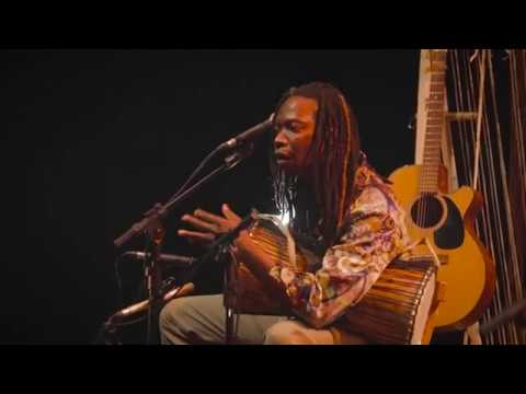 Riso de sol - Mauricio Tizumba e Sérgio Pererê Ao Vivo