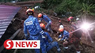 Download lagu Landslide hits campsite in Batang Kali, 37 rescued with over 60 victims still trapped mp3